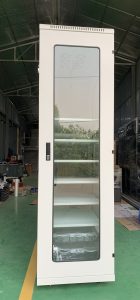 Tủ rack, tủ mạng 42U D600 màu trắng cánh kính chất lượng cao, giá rẻ thương hiệu SeArack.